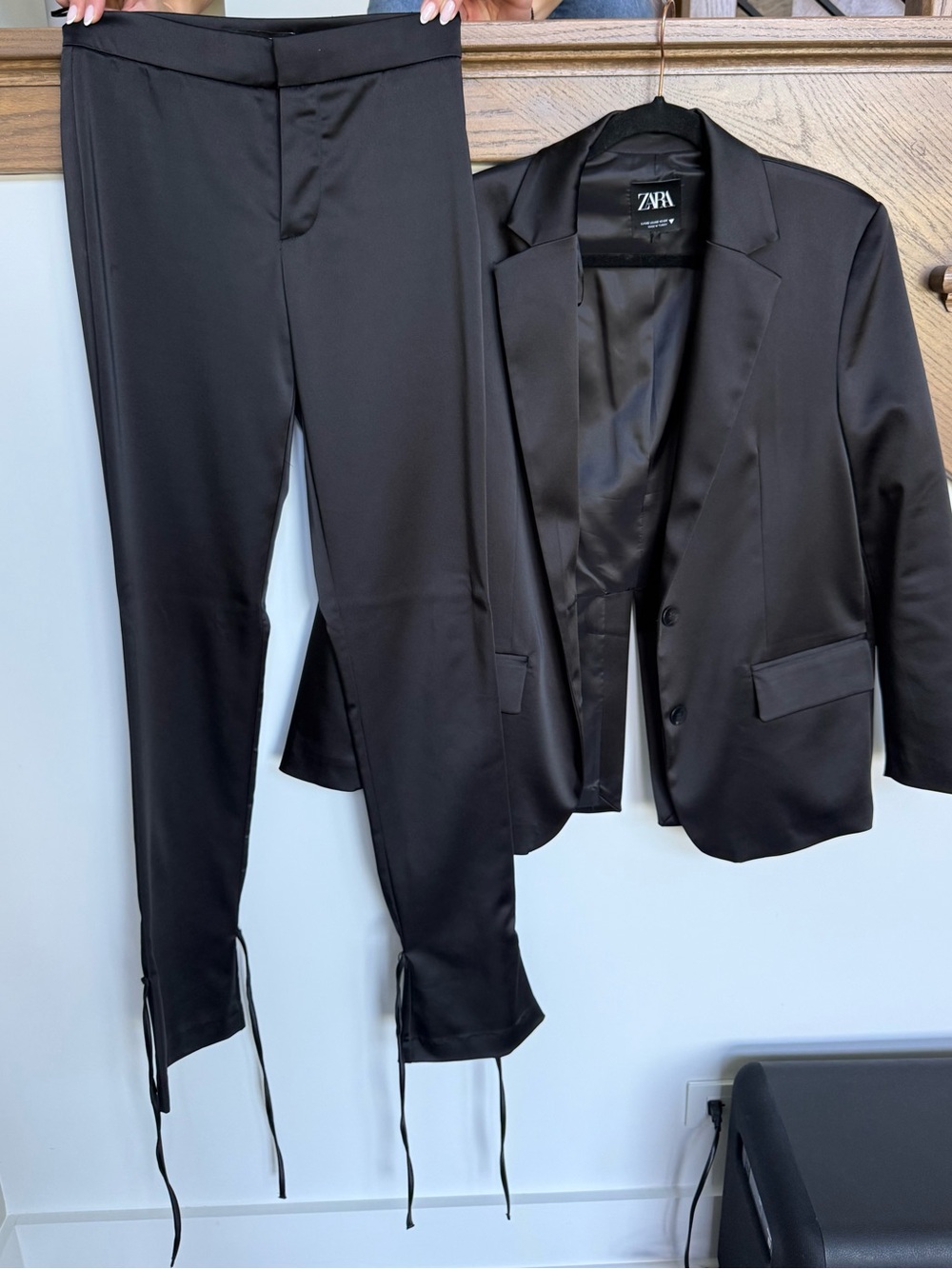 Zara Women Black Satin Blazer & Pants Set XS